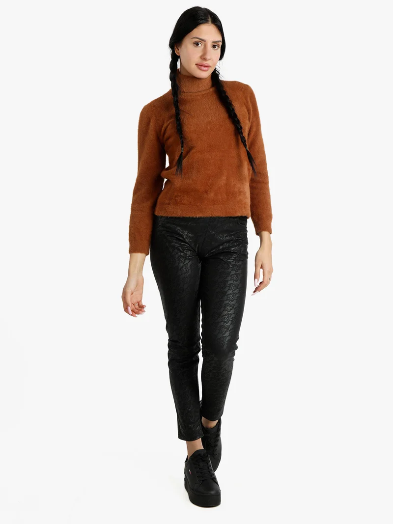 Pullover dolcevita peloso da donna - cammello