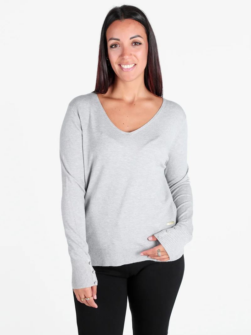 Pullover donna in maglia scollo a V con bottoni gioiello sui polsini - perla