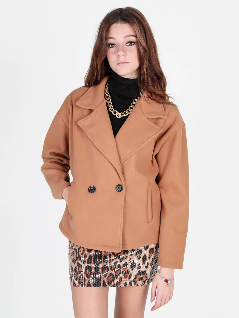 Cappotto corto da donna oversize con chiusura doppiopetto - cammello
