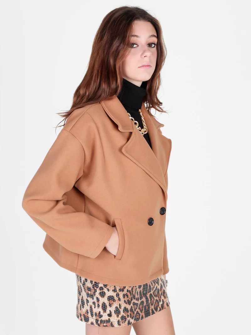 Cappotto corto da donna oversize con chiusura doppiopetto - cammello