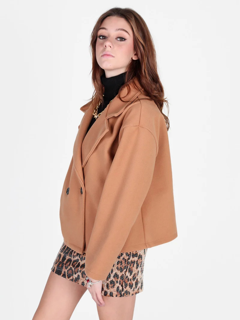 Cappotto corto da donna oversize con chiusura doppiopetto - cammello