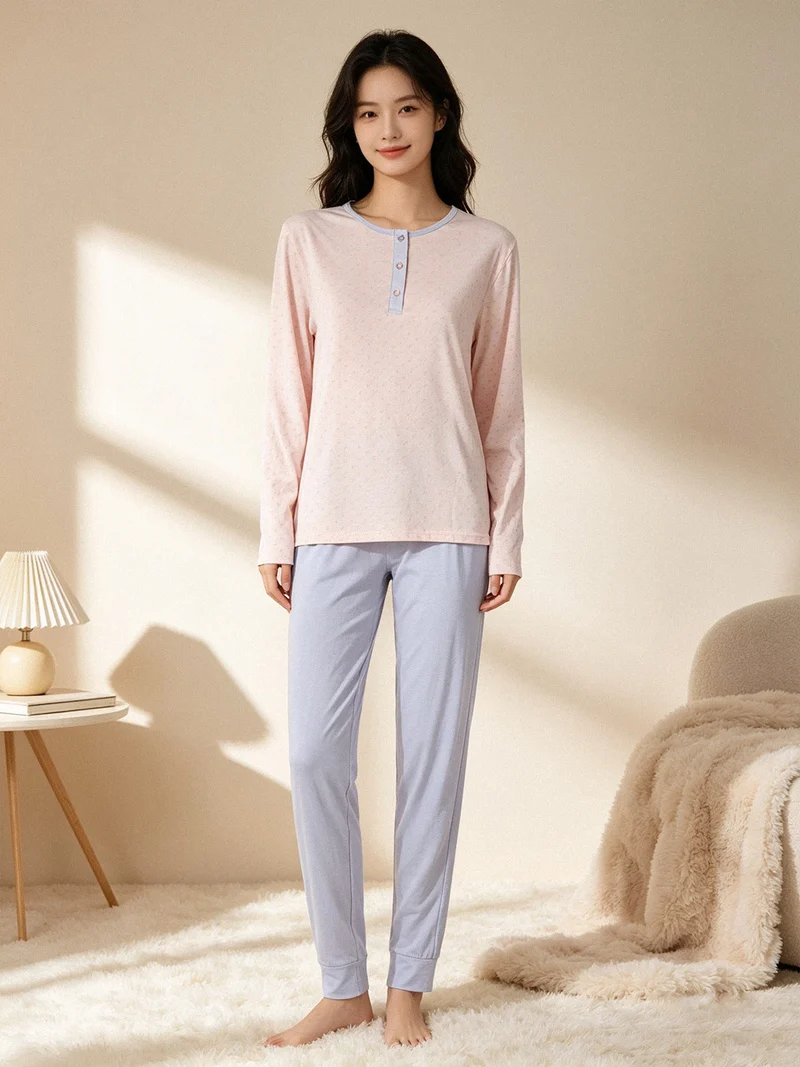 Pigiama lungo da donna in cotone con stampe - lilla