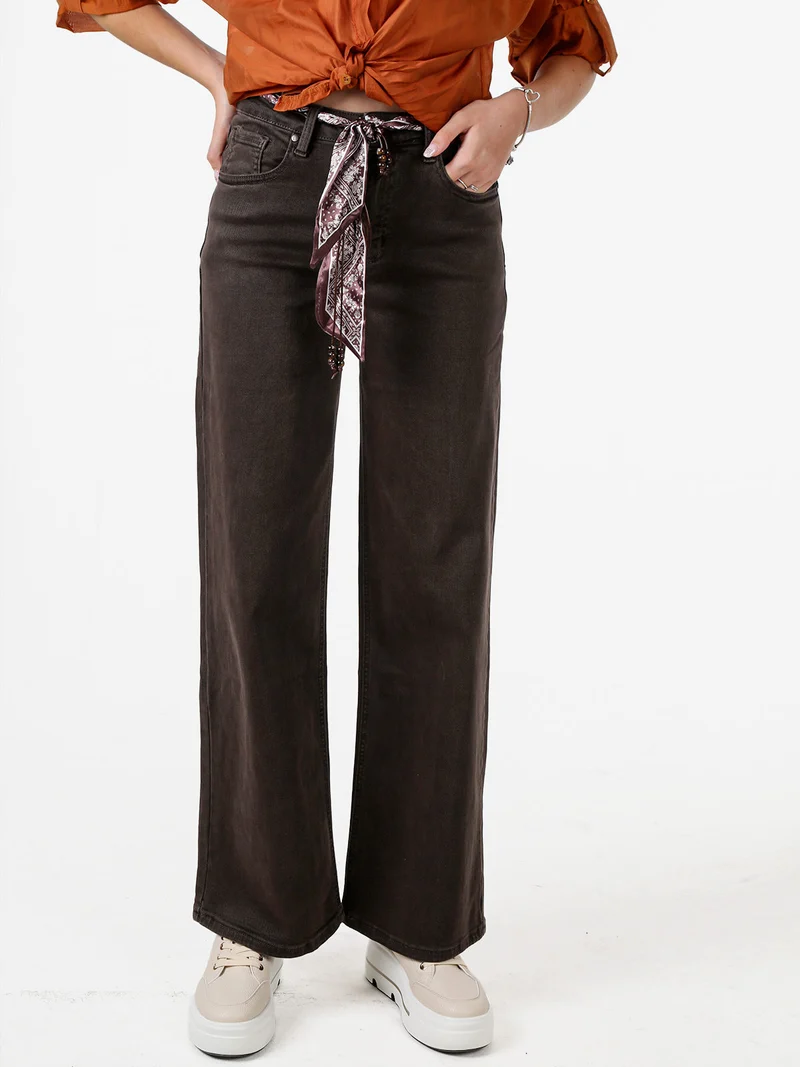 Pantaloni donna jeans wide leg con foulard in vita - moro