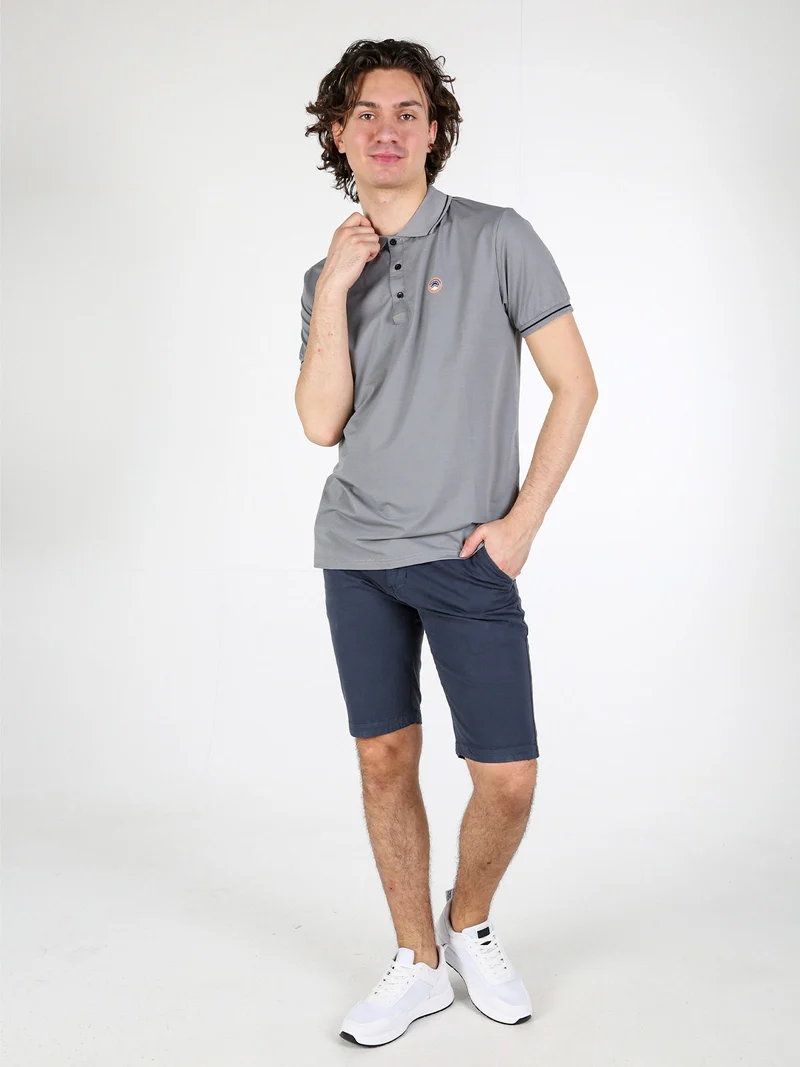 Polo da uomo a maniche corte in tessuto tecnico - grigio