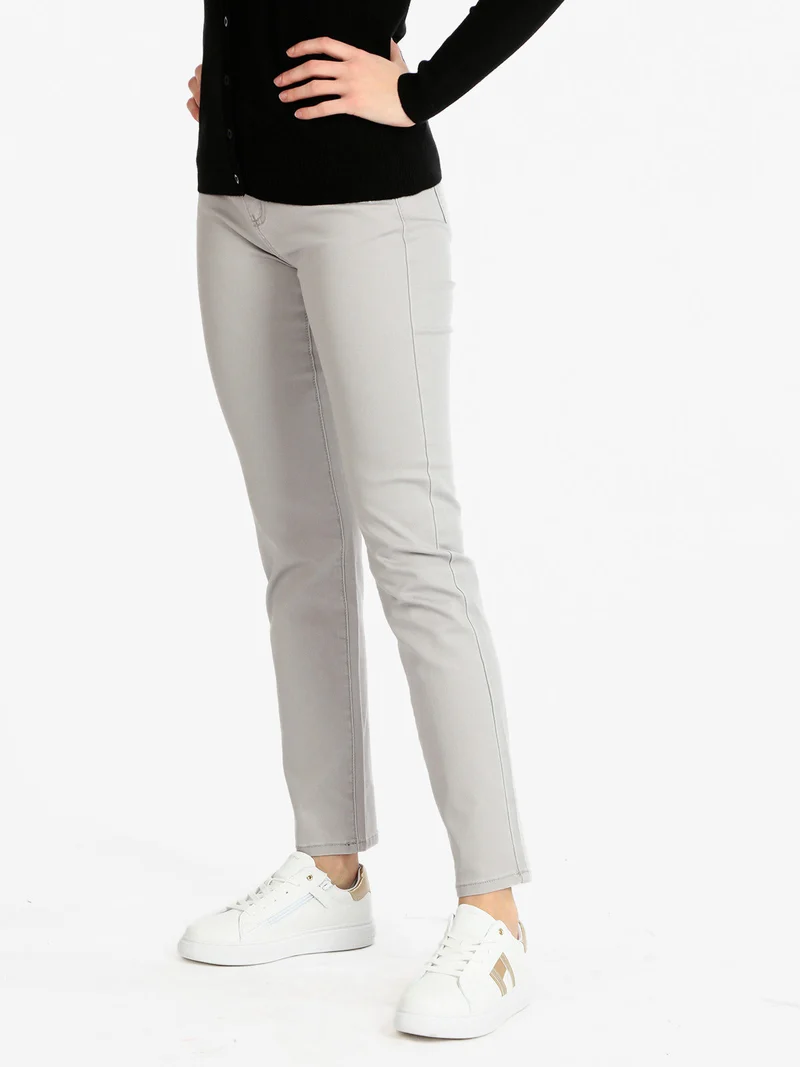 Pantaloni regular da donna - grigio chiaro