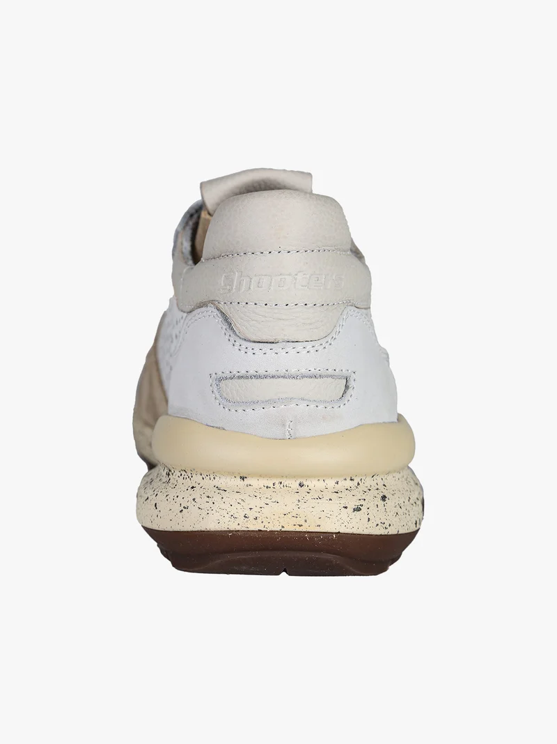 Sneakers da uomo in pelle traforata - perla