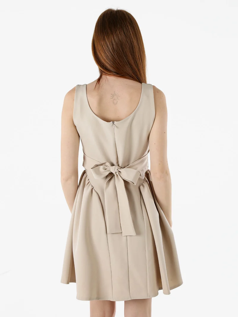 Vestito donna a spalla stretta con scollo quadrato - beige
