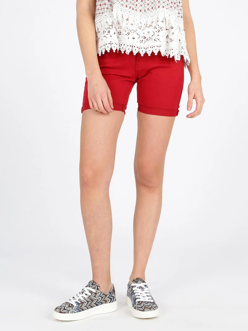 Shorts con risvolto - rosso