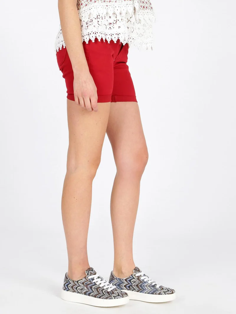Shorts con risvolto - rosso