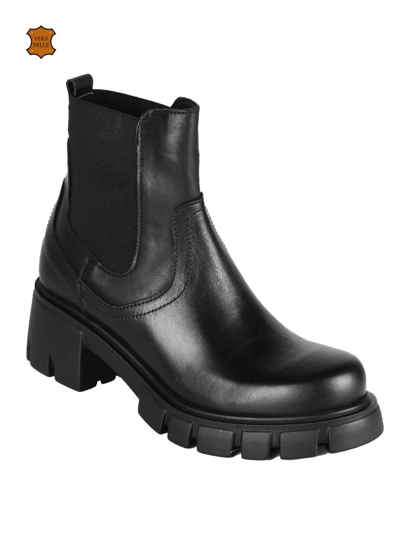 Stivaletti in pelle con tacco - nero