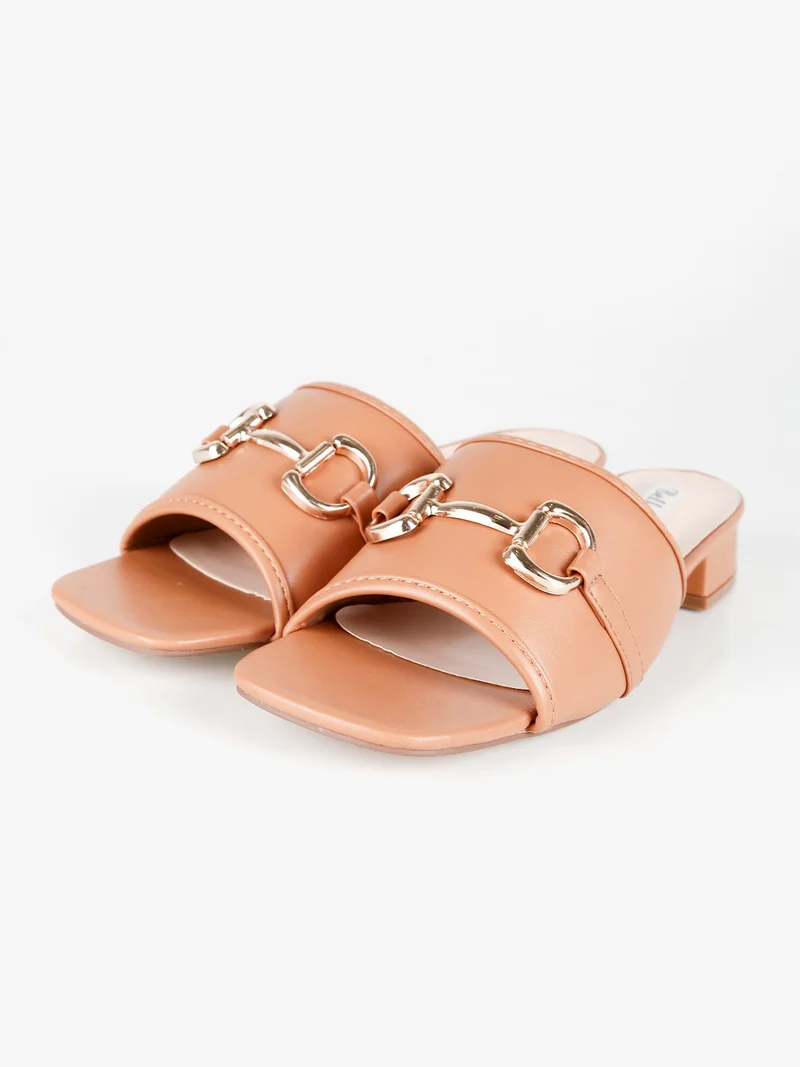 Ciabatte donna con tacco basso - cammello
