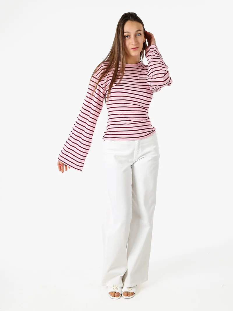 Maglia rigata da donna con maniche lunghe a campana - rosa