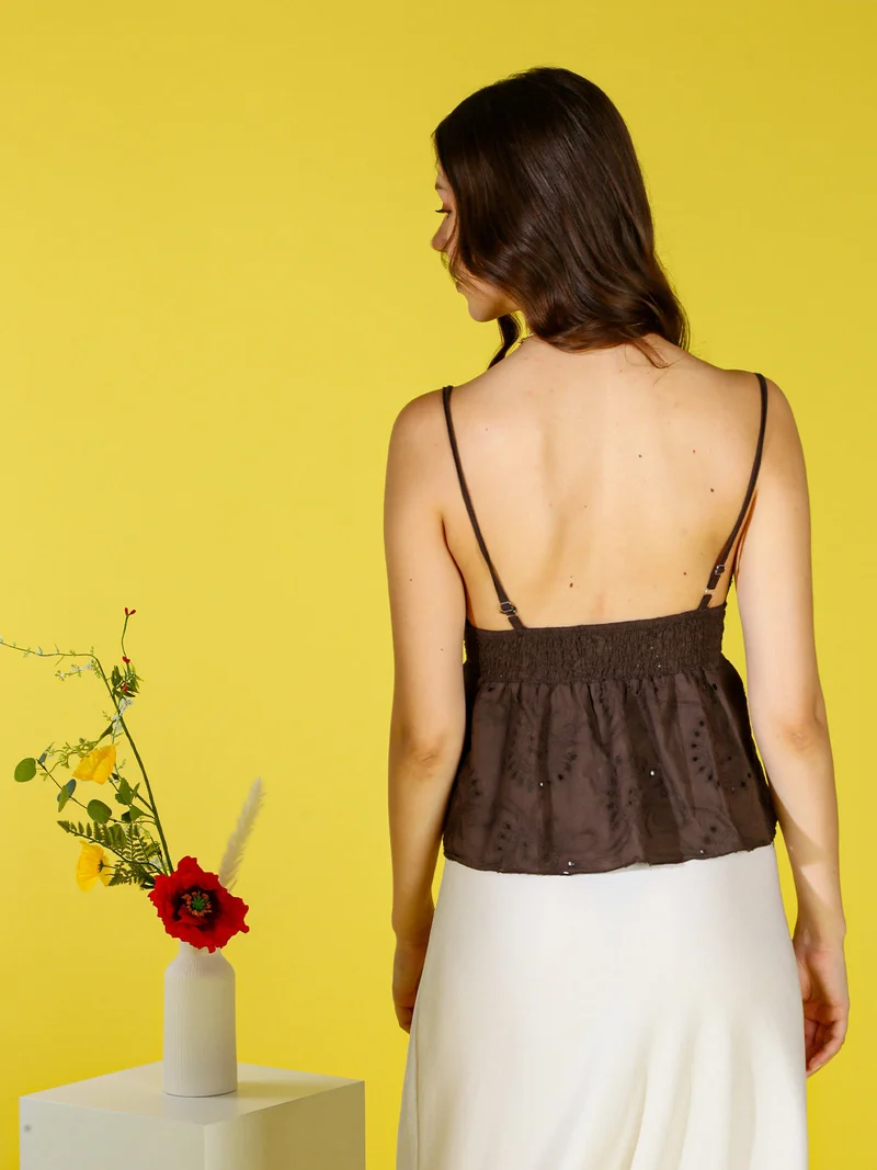 Top donna in cotone con dettagli macramè con spalline sottili - moro