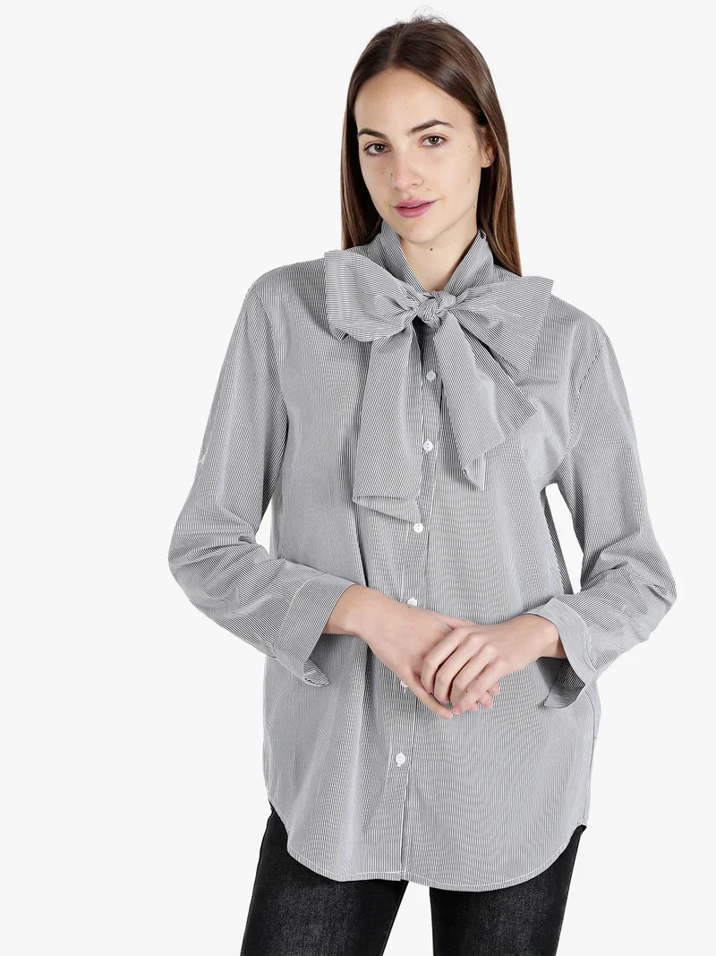 Camicia rigata da donna a maniche lunghe - nero