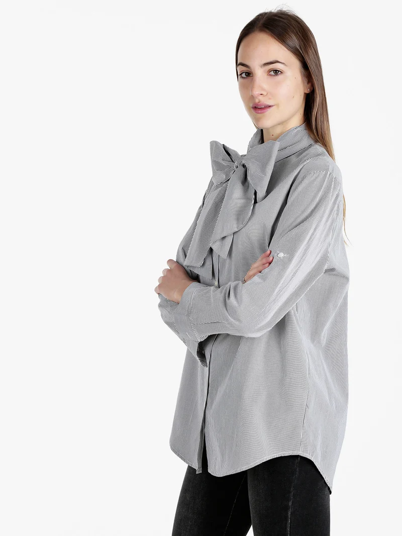 Camicia rigata da donna a maniche lunghe - nero