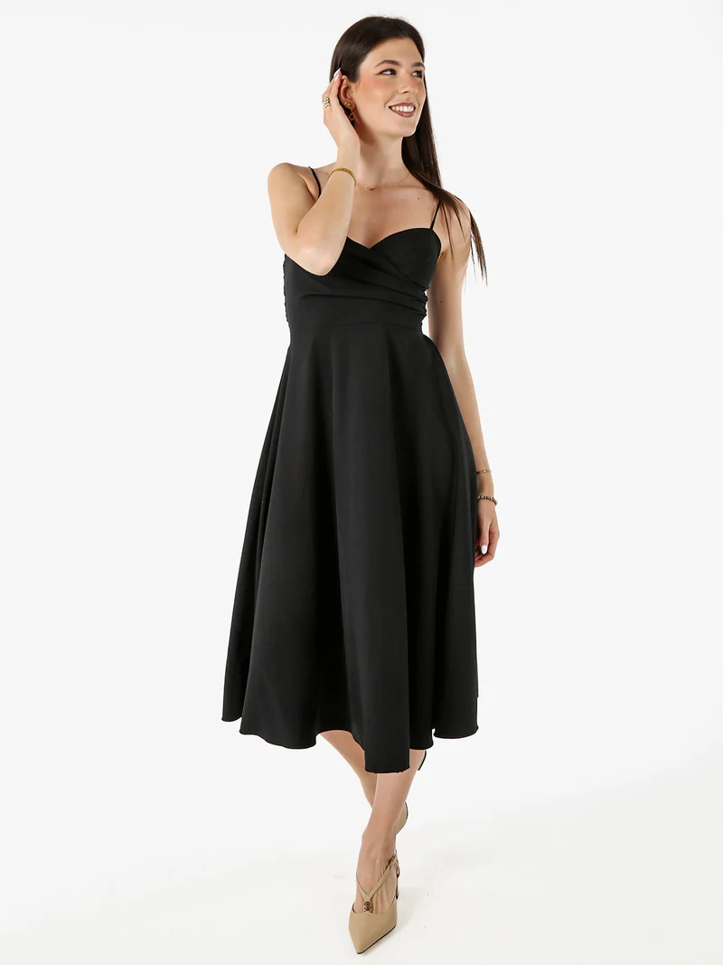 Abito donna svasato con spalline sottili e coppe imbottite - nero