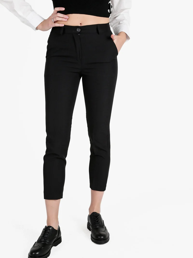 Pantaloni donna modello capri - nero