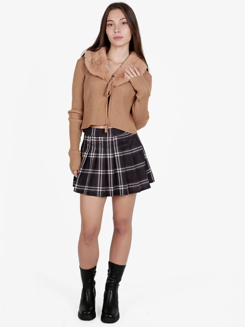 Cardigan donna in maglia a costine con scollo in pelliccia sintetica - cammello