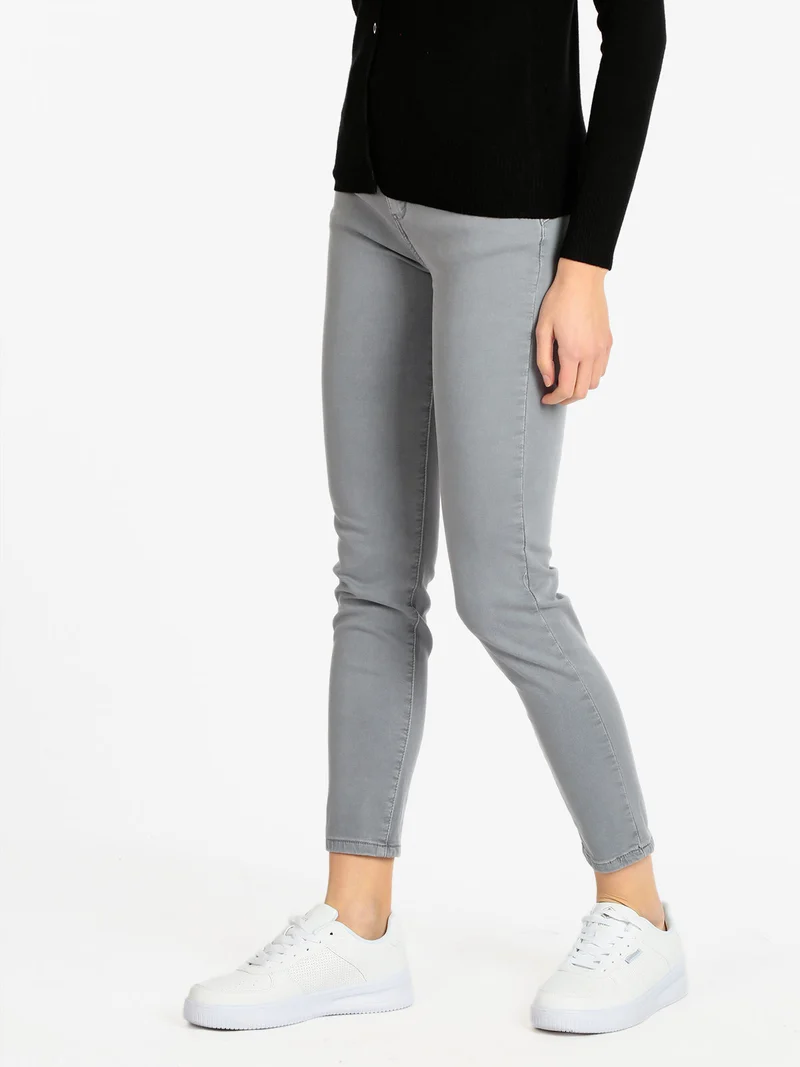 Pantaloni donna effetto push up - grigio chiaro