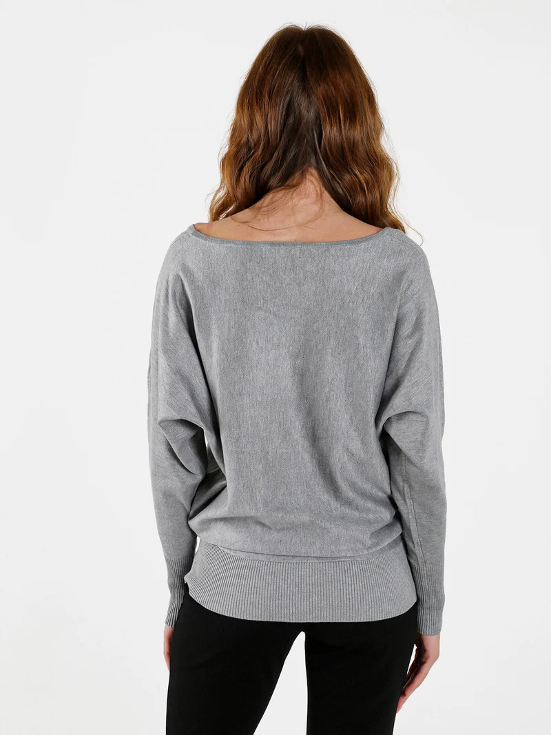Maglia donna con scollo a barca e borchie - grigio