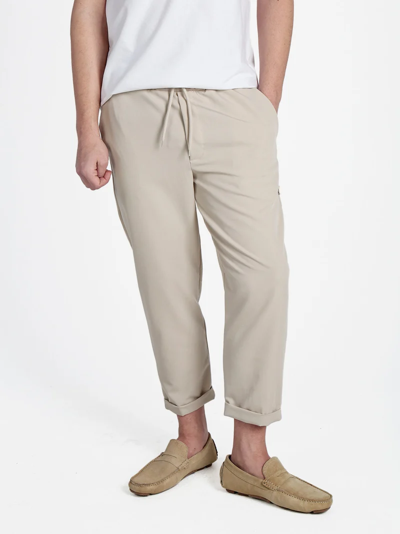 Pantaloni casual da uomo con coulisse e risvolto finale - sabbia