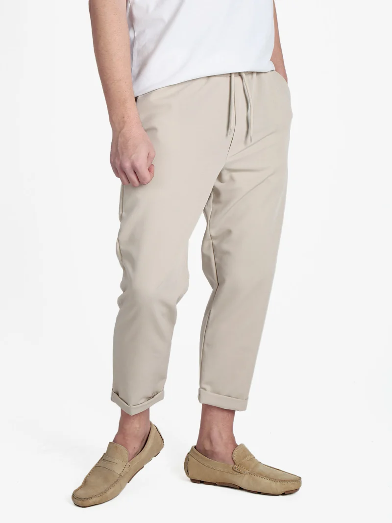 Pantaloni casual da uomo con coulisse e risvolto finale - sabbia