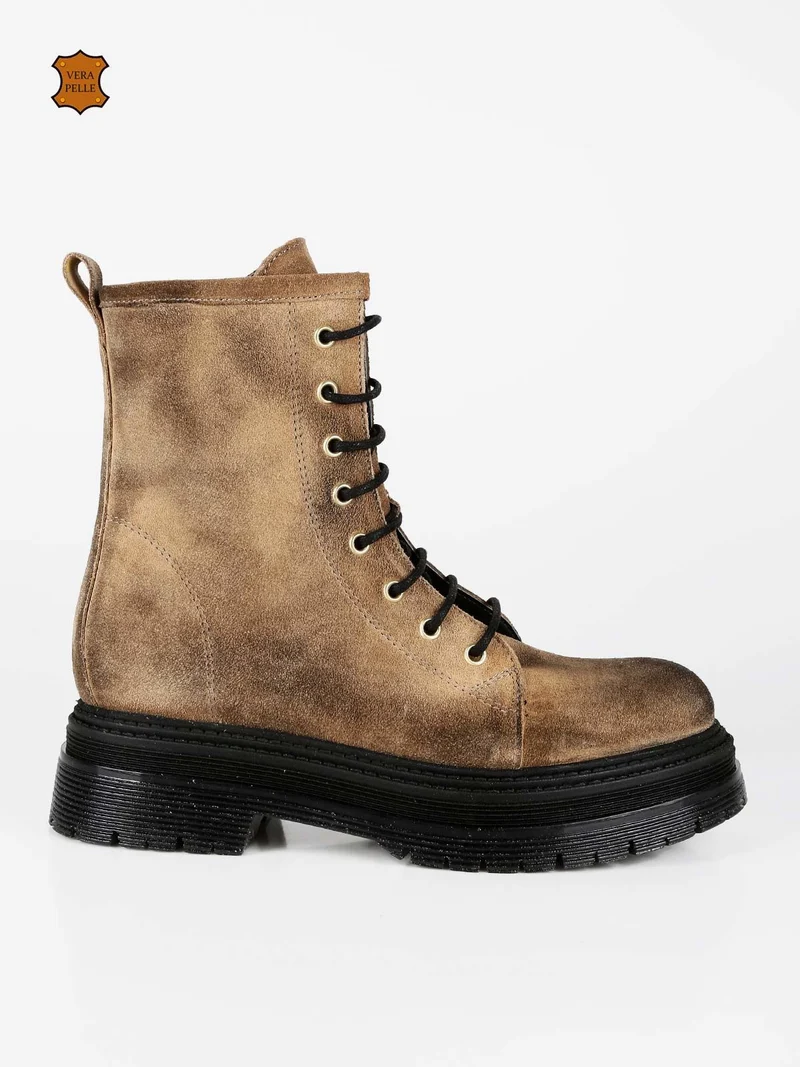 Anfibi in pelle scamosciata donna con plateau - cuoio
