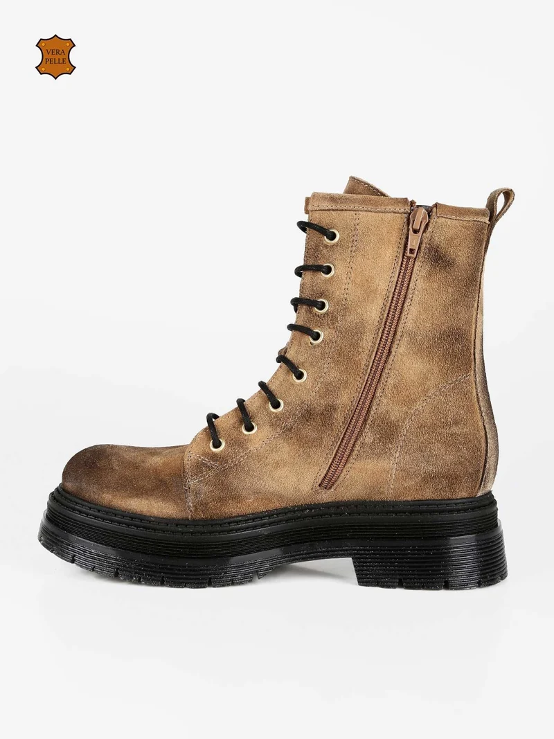 Anfibi in pelle scamosciata donna con plateau - cuoio