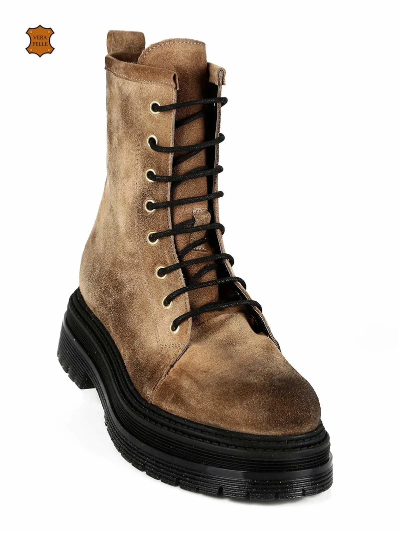 Anfibi in pelle scamosciata donna con plateau - cuoio