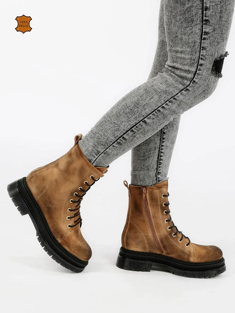 Anfibi in pelle scamosciata donna con plateau - cuoio