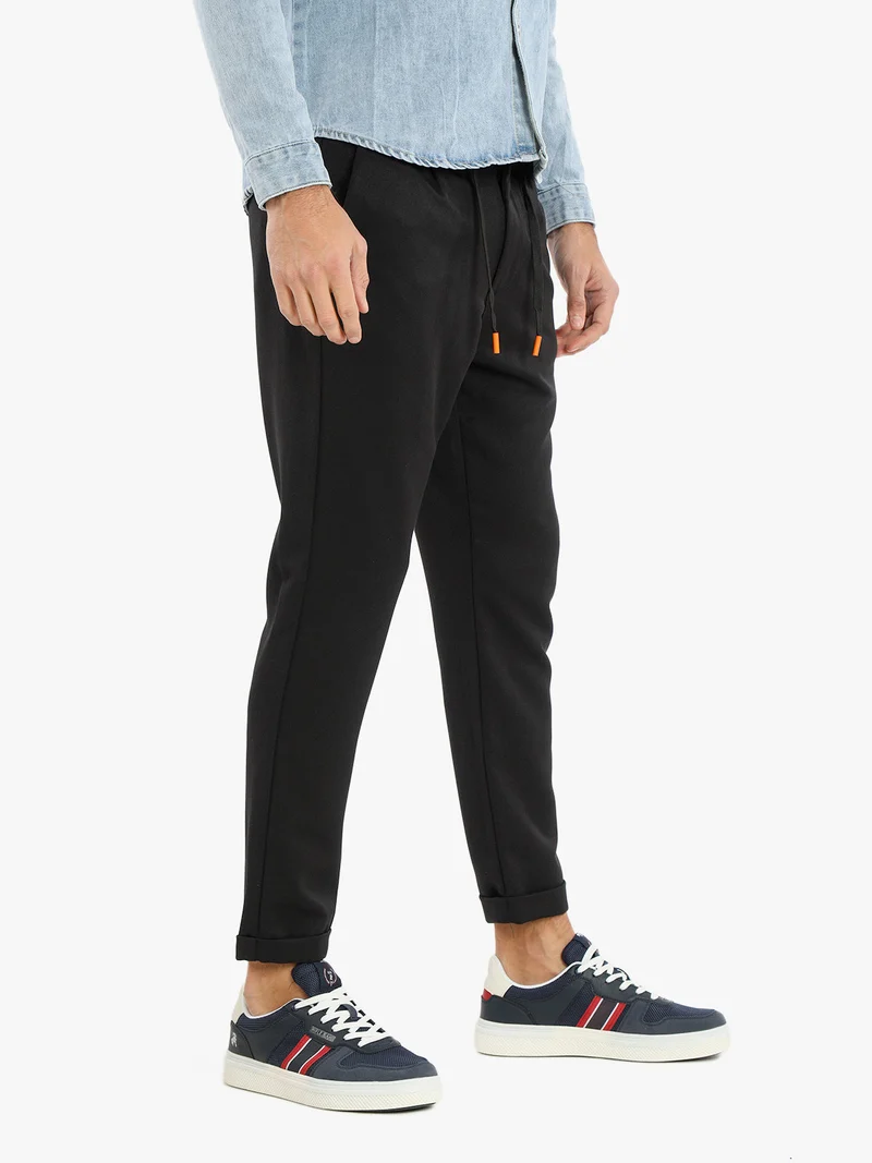 Pantaloni casual da uomo con catena - nero
