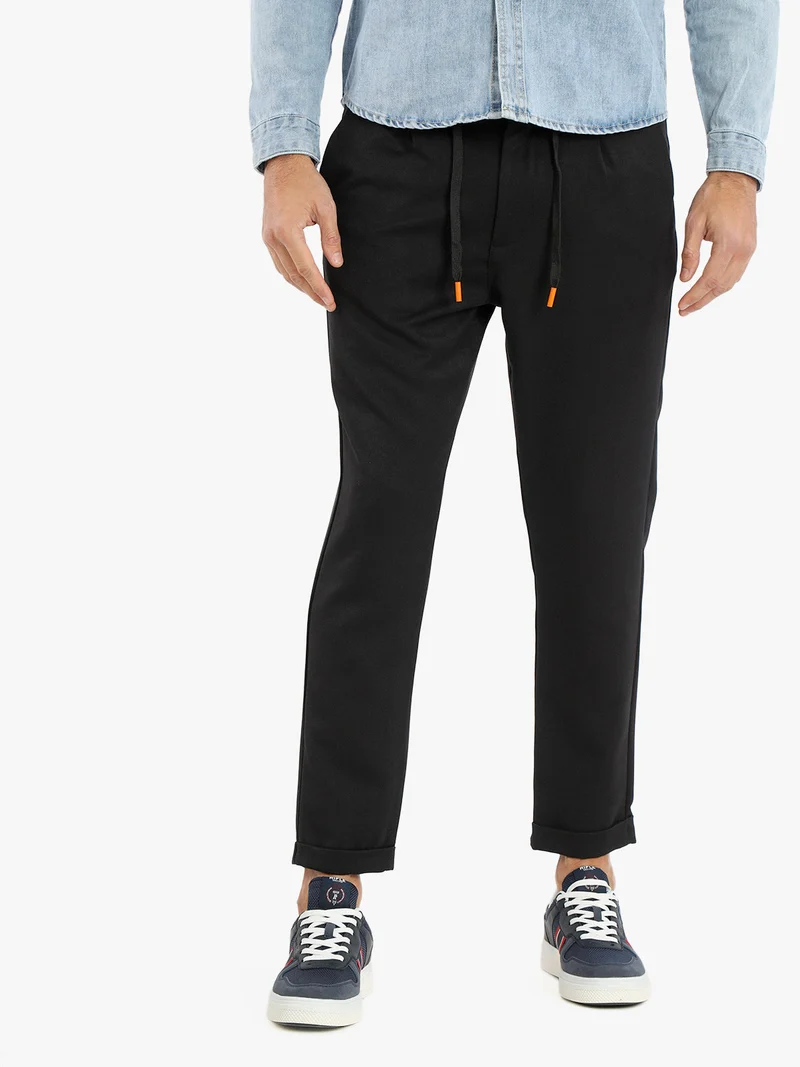 Pantaloni casual da uomo con catena - nero