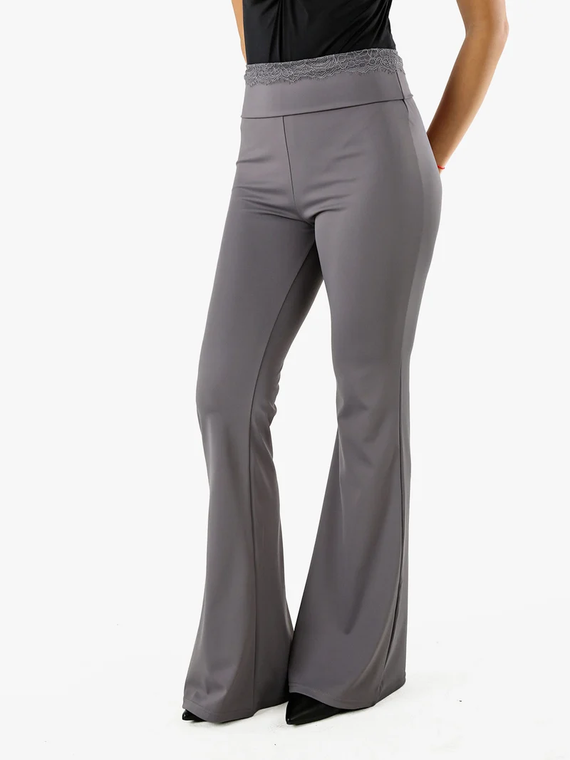 Pantaloni eleganti a zampa con pizzo in vita - grigio