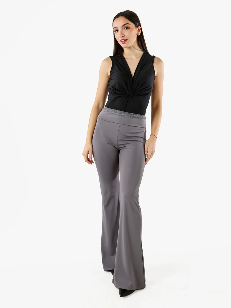 Pantaloni eleganti a zampa con pizzo in vita - grigio