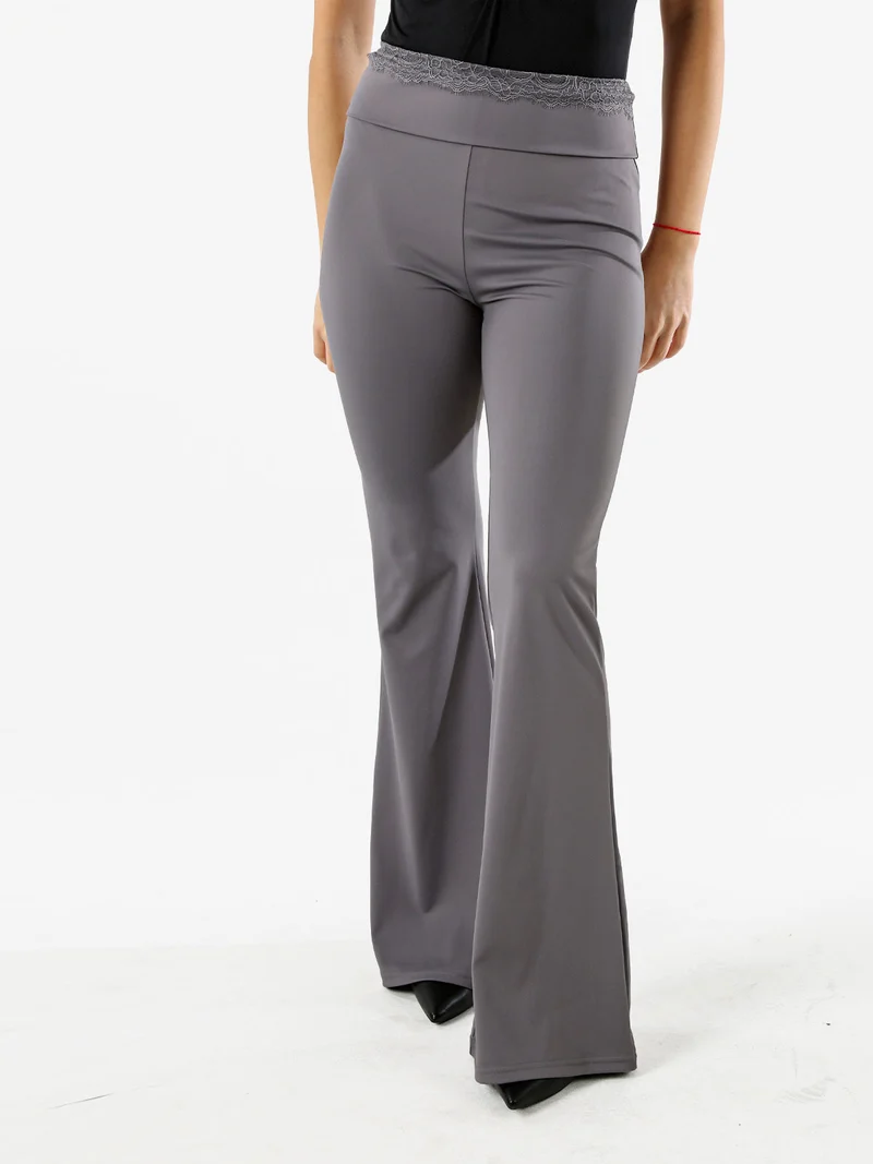 Pantaloni eleganti a zampa con pizzo in vita - grigio
