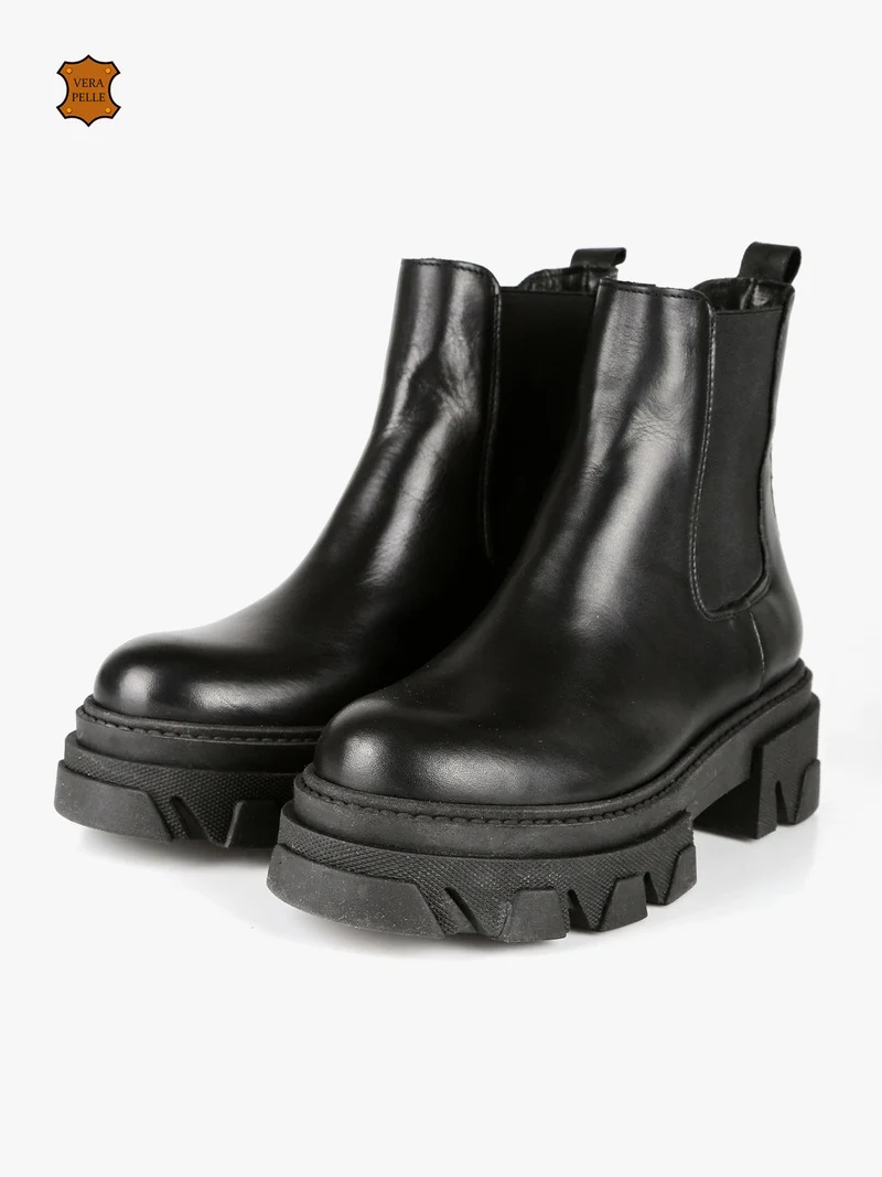 Stivaletti in pelle donna con tacco e plateau - nero