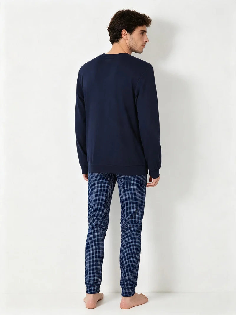 Pigiama lungo da uomo in cotone interlock con pantaloni a quadretti - blu scuro
