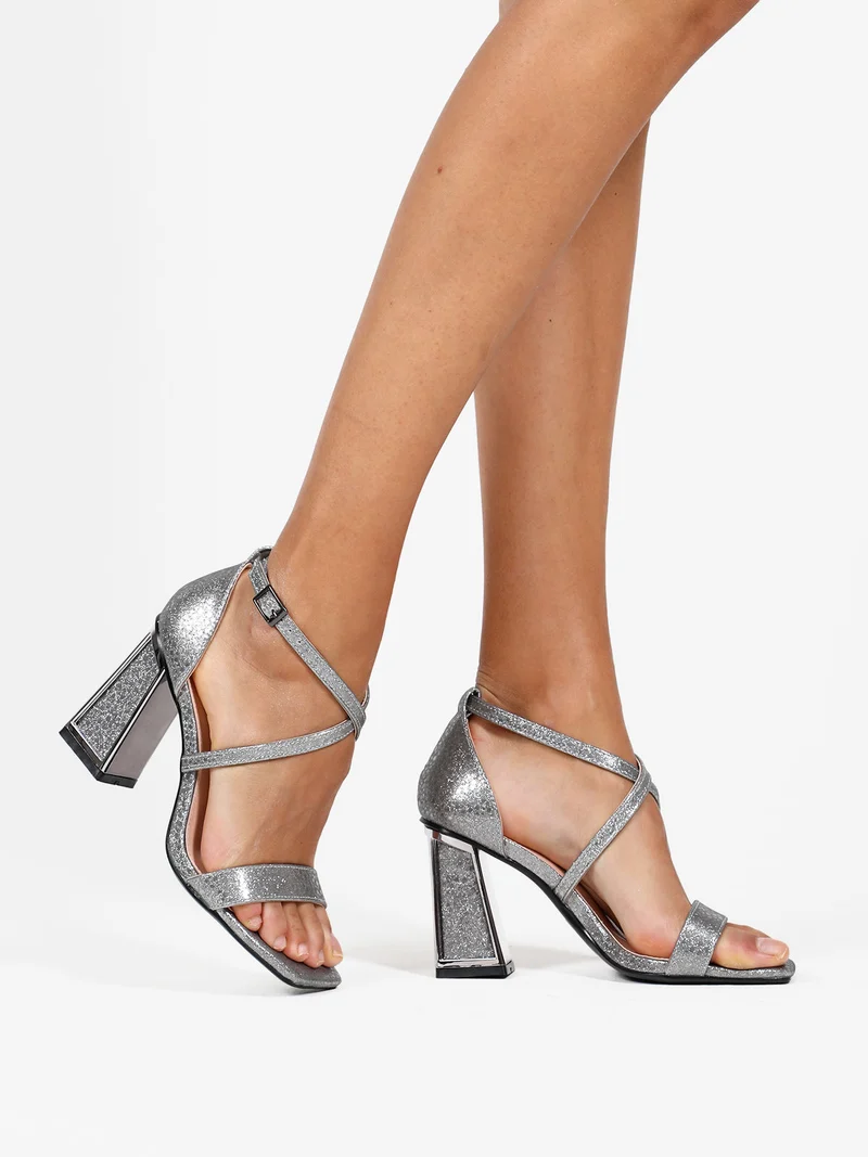 Sandali donna con tacco e fascette intrecciate - argento