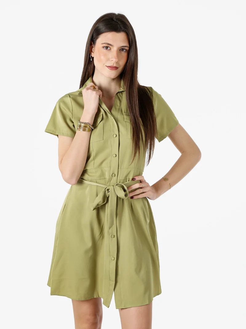 Abito a camicia da donna con maniche corte e bottoni - oliva