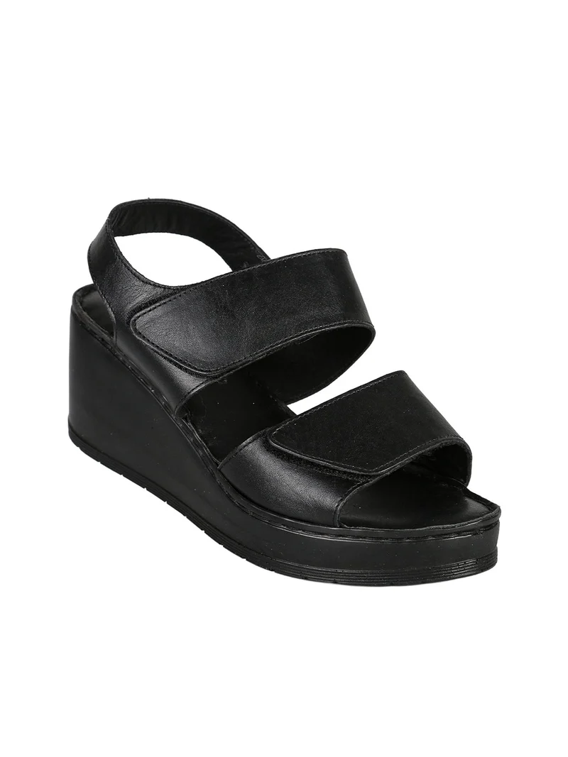 Sandali donna in pelle con zeppa e plateau - nero