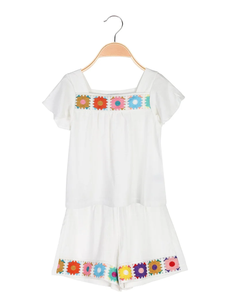 Completo corto da bambina in misto cotone e lino con t-shirt e shorts ricamati - bianco
