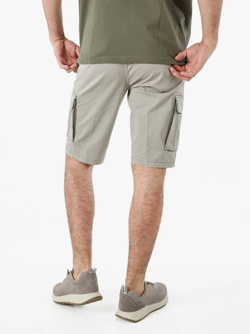 Bermuda cargo da uomo in cotone stretch - sabbia