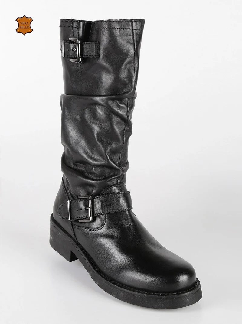 Stivali in pelle da donna con fibbie - nero