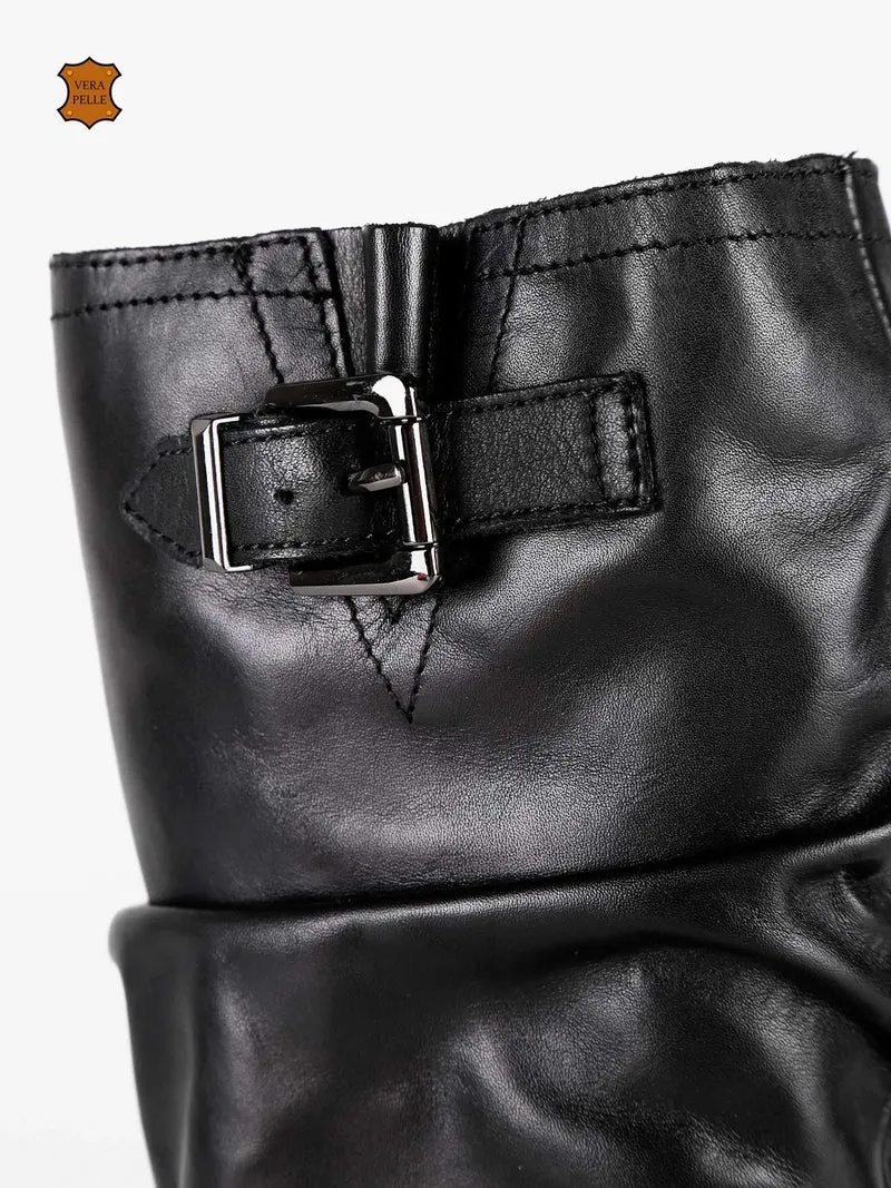 Stivali in pelle da donna con fibbie - nero