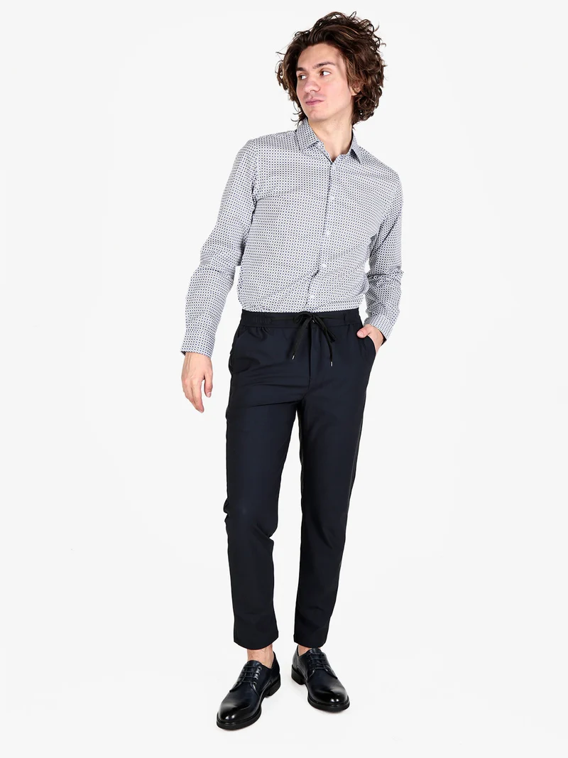 Pantaloni casual da uomo con coulisse in tessuto tecnico - blu scuro