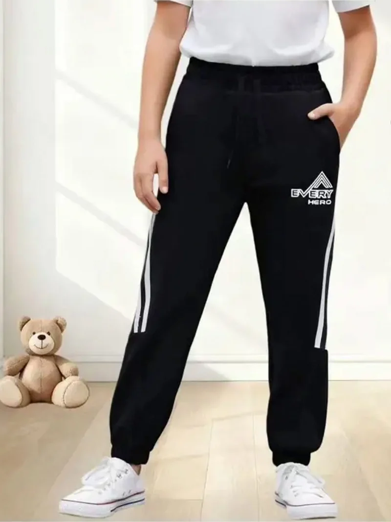 Pantaloni sportivi da bambino con elastico sul finale - nero