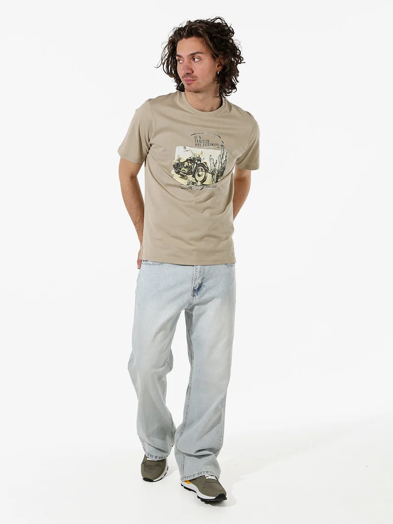 T-shirt in cotone da uomo con stampa - sabbia