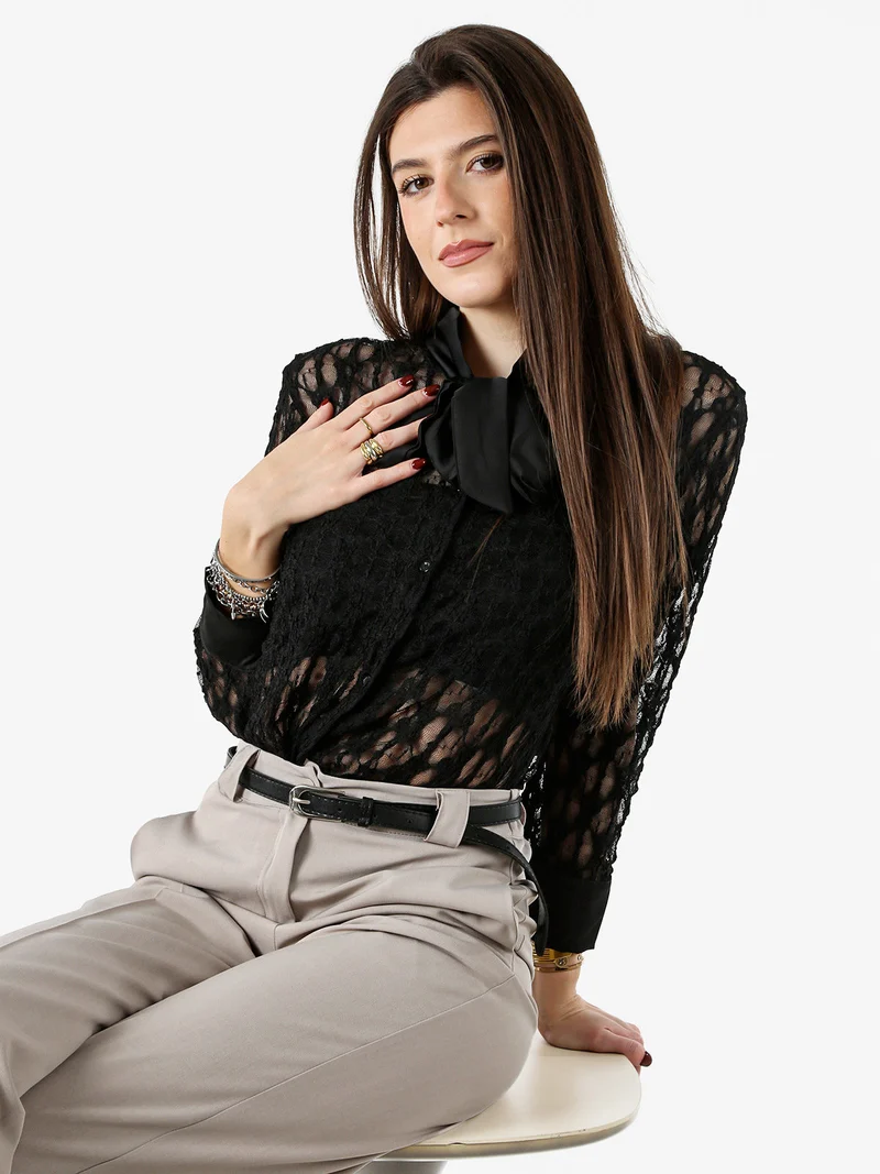 Camicia donna in pizzo a maniche lunghe con dettagli effetto raso - nero