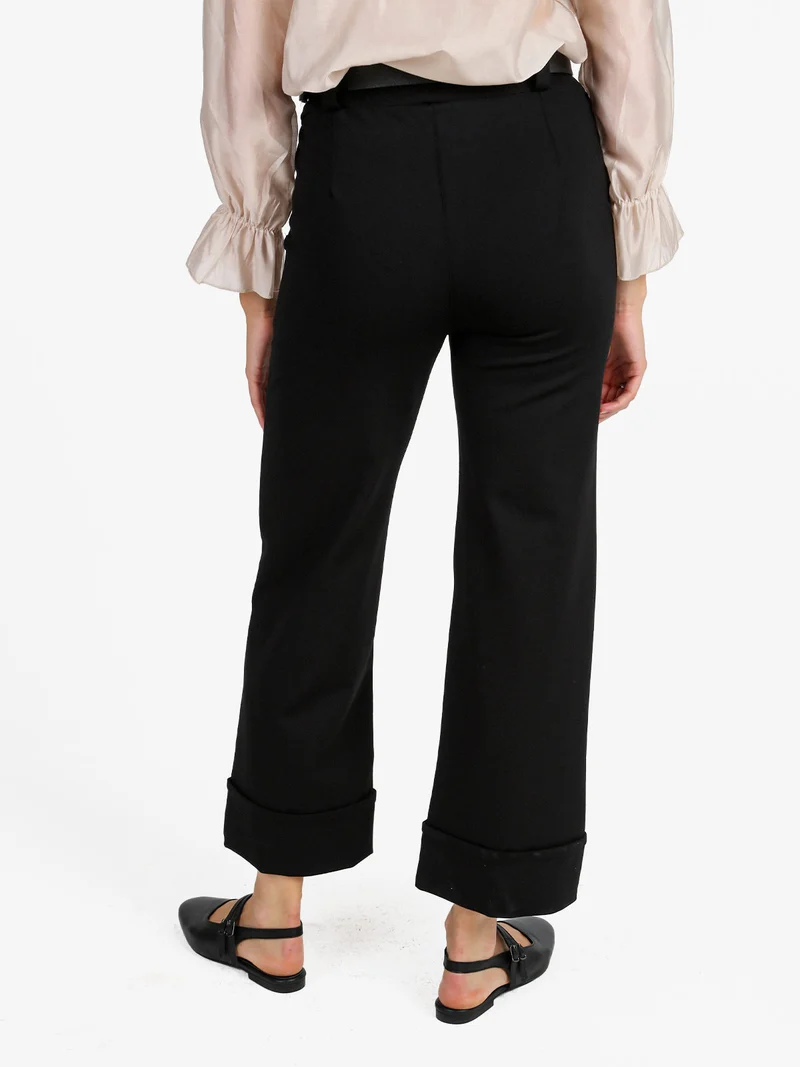 Pantaloni donna culotte con cintura e risvolto sul finale - nero