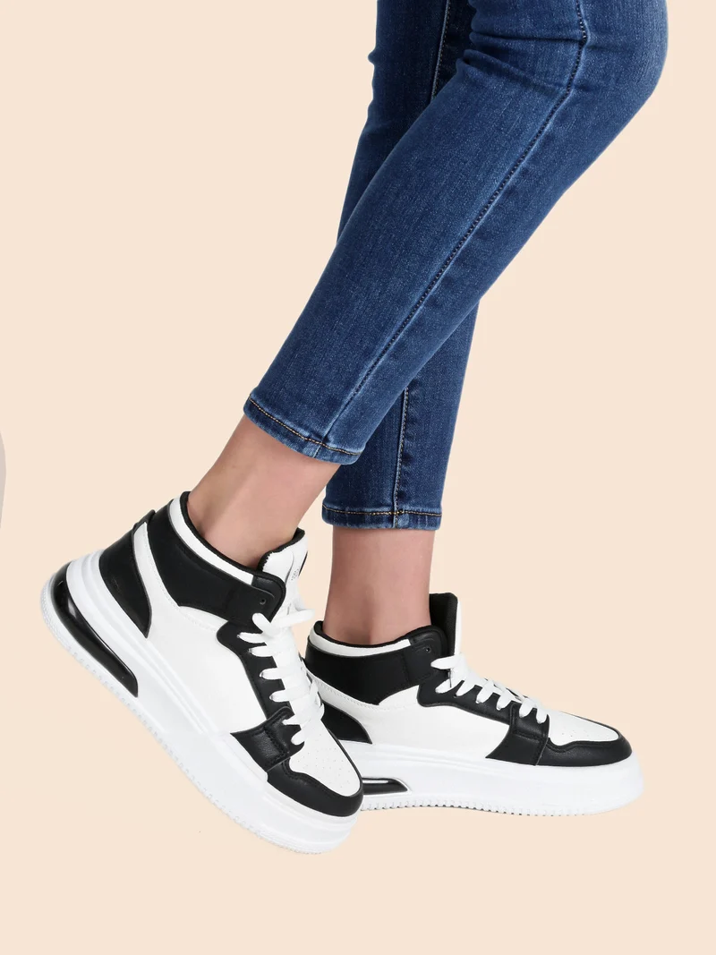 Sneakers alte da donna con suola alta - nero